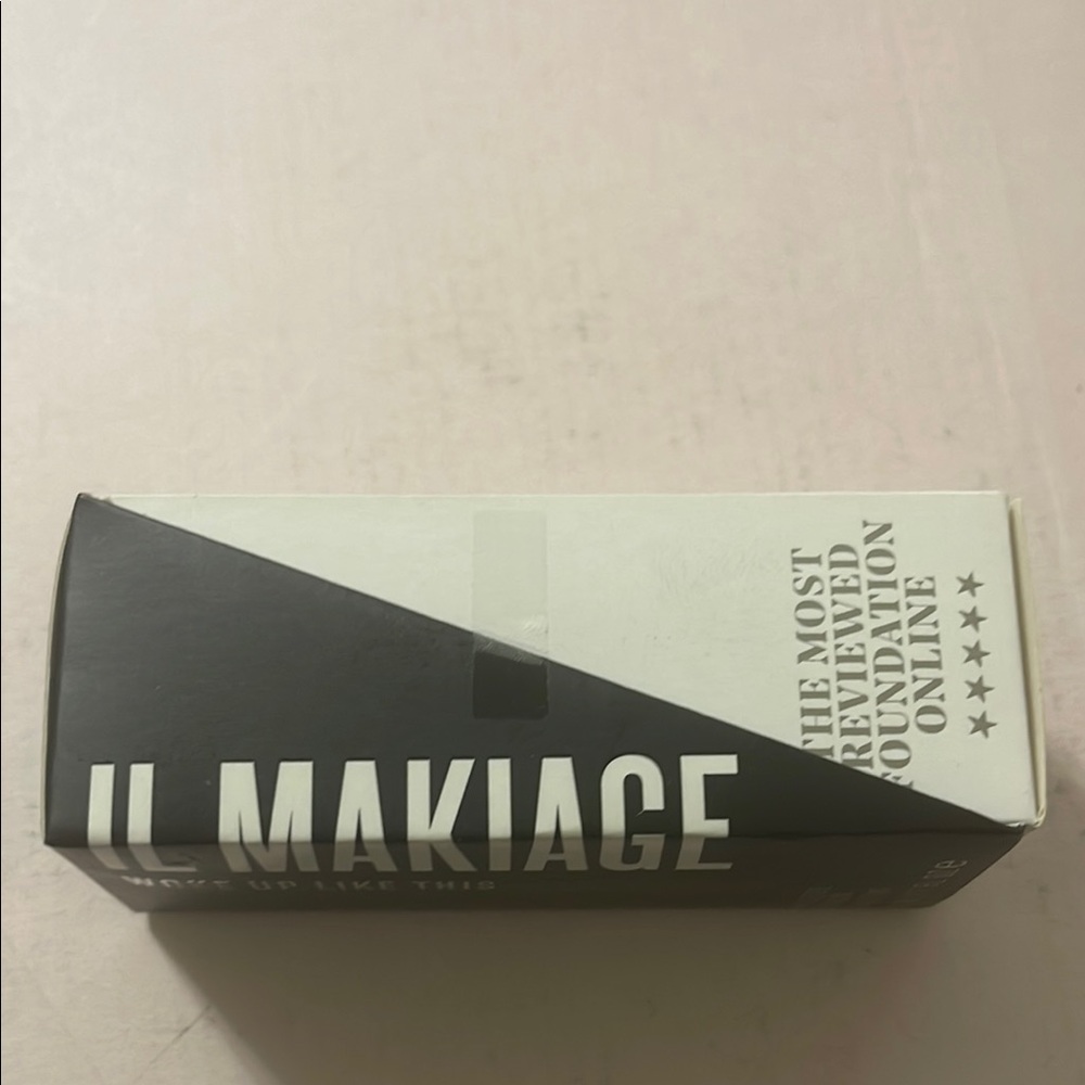 COPY - IL MAKIAGE Flawless Base Foundation NiB